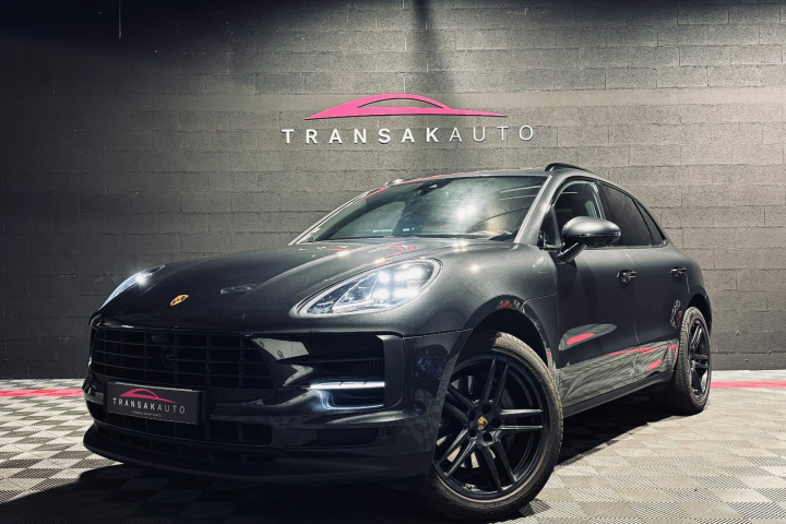 PORSCHE MACAN