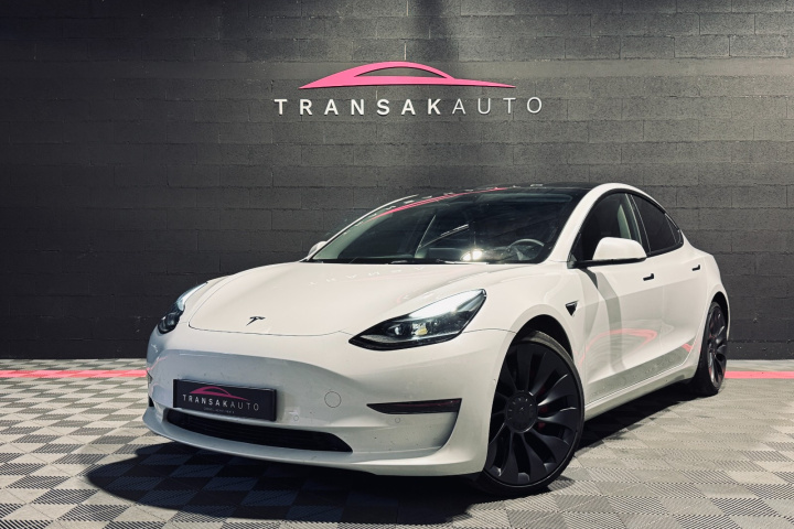 TESLA MODEL 3